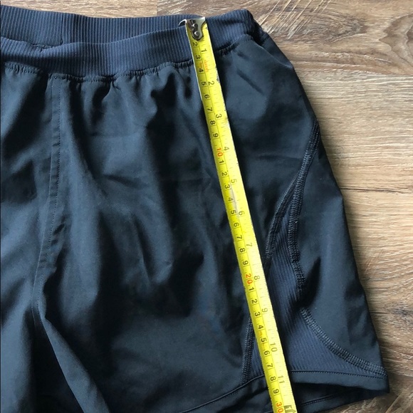 Under Armour black shorts - size S - Picture 4 of 4